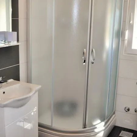 Zora * Rogoznica (Sibenik-Knin)