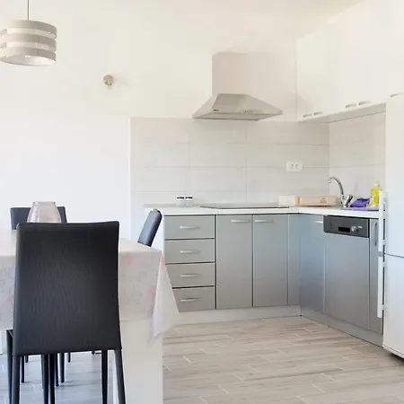 Apartment Zora *