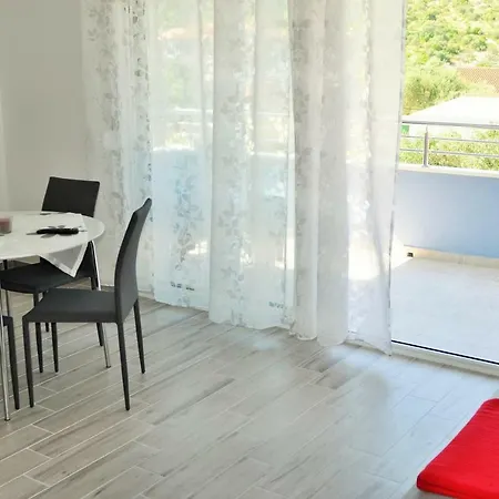 Zora Apartment