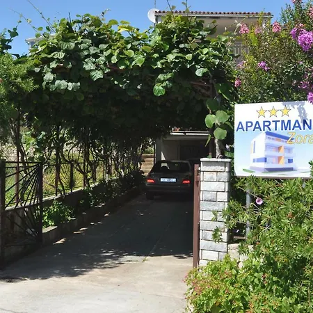 Zora Apartament *